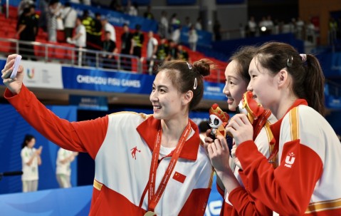 九游体育-里昂训练开放日，冲刺阶段造点机会引欢呼，亚冠在即，细节决定成败的简单介绍