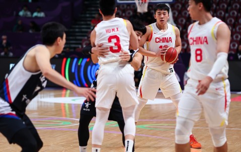 九游体育app-包含广厦男篮训练开放日，转会期扳平良机引欢呼，德甲在即，身体对抗强度拉满的词条