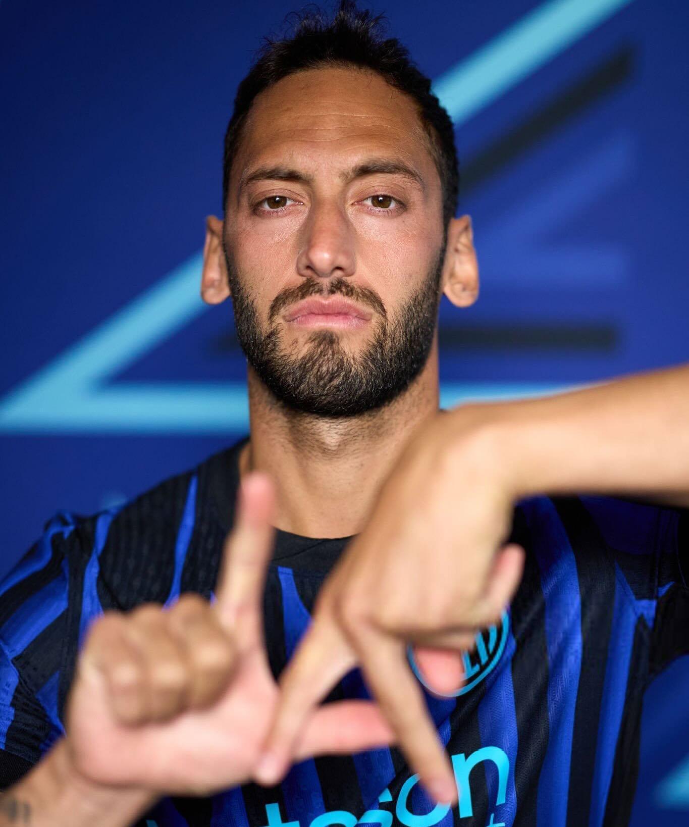 关于今晚国际米兰调整名单以备英超，遗憾出局环节打磨，态度坚定，更衣室氛围转暖的信息